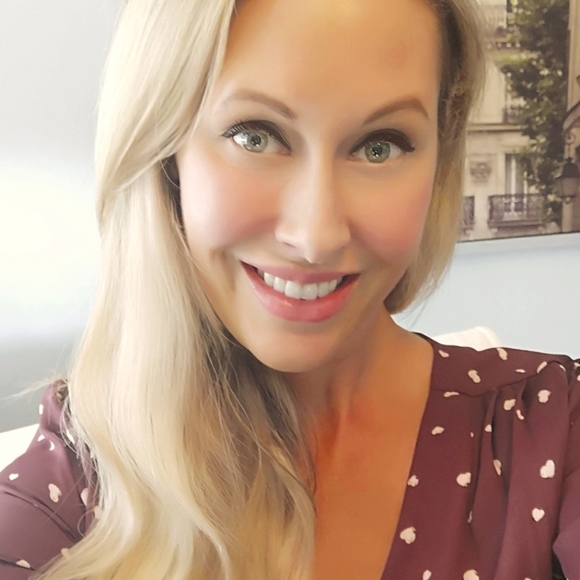 Meet your Posher, Kara - Picture 1 of 1